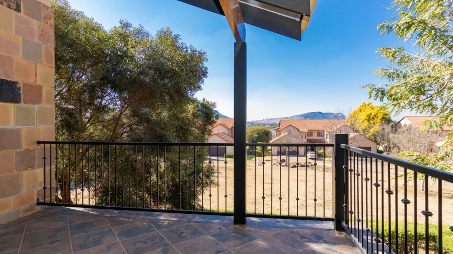 To Let 3 Bedroom Property for Rent in The Coves North West